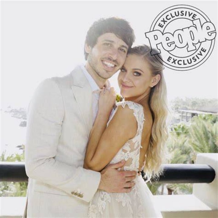 Kelsea Ballerini Was Married To Morgan Evans, Kids Boyfriend And Net Worth