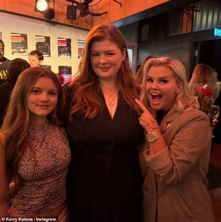 Kix Brooks | Son Eric And Daughter Molly With Wife Barbara