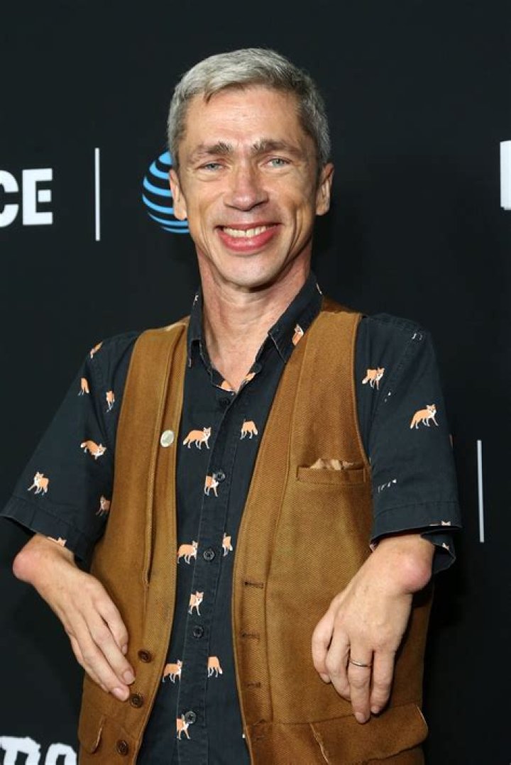 Mat Fraser- Wiki, Height, Girlfriend, Net Worth