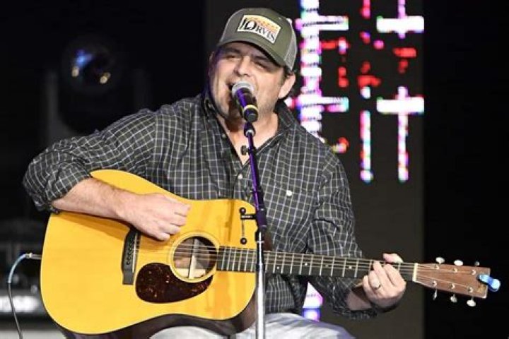 Rhett Akins